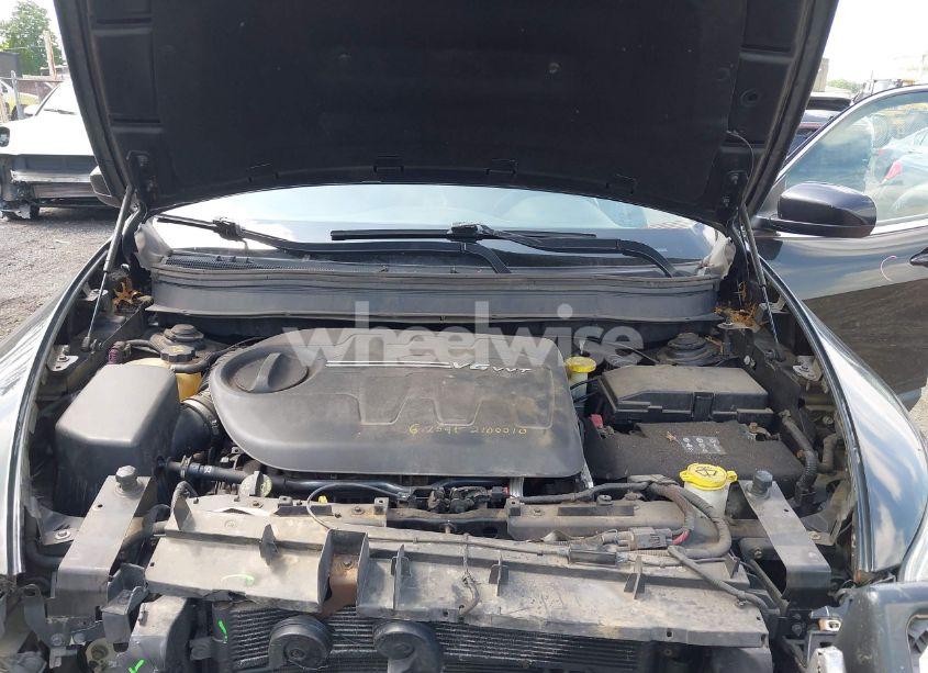 Photo 10 of 2015 Jeep Cherokee LATITUDE (VIN 1C4PJMCS4FW509983)