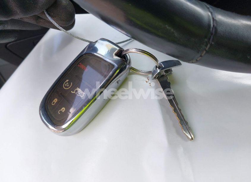 Photo 11 of 2015 Jeep Cherokee LATITUDE (VIN 1C4PJMCS4FW509983)