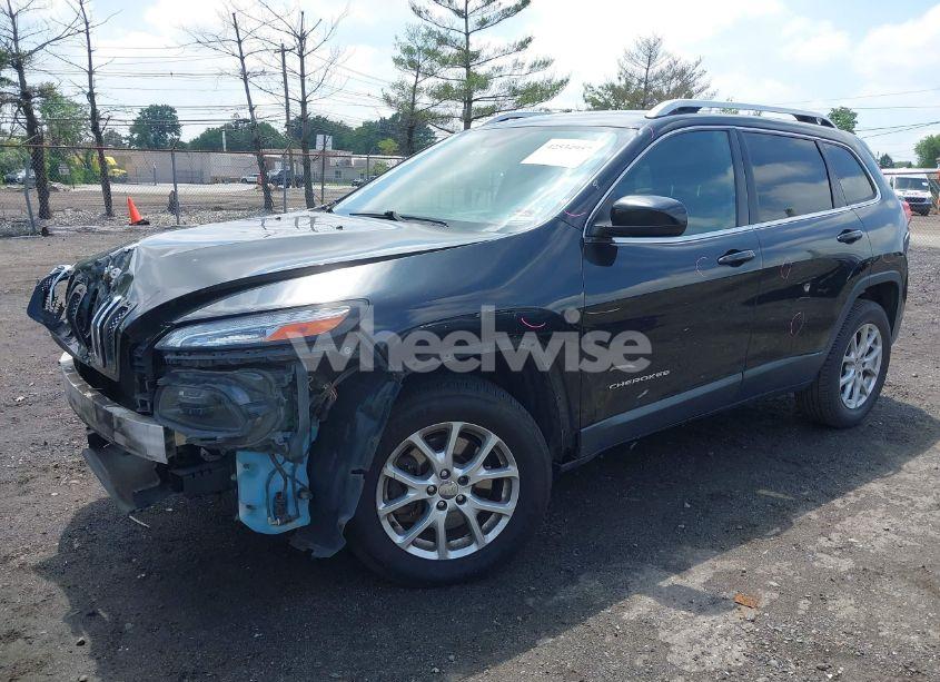 Photo 2 of 2015 Jeep Cherokee LATITUDE (VIN 1C4PJMCS4FW509983)