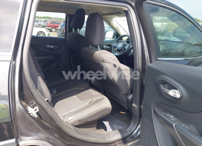 Photo 8 of 2015 Jeep Cherokee LATITUDE (VIN 1C4PJMCS4FW509983)