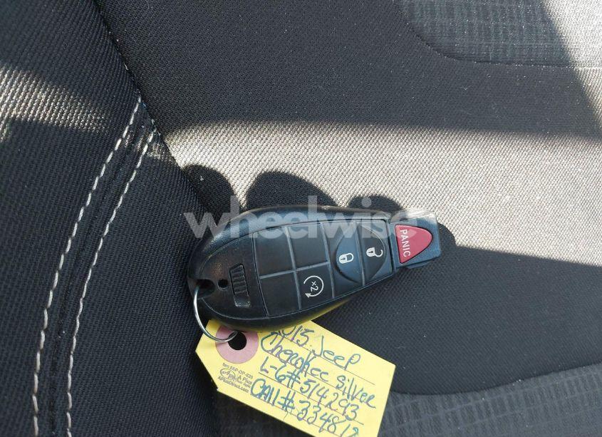 Photo 11 of 2015 Jeep Cherokee LATITUDE (VIN 1C4PJMCS4FW514293)