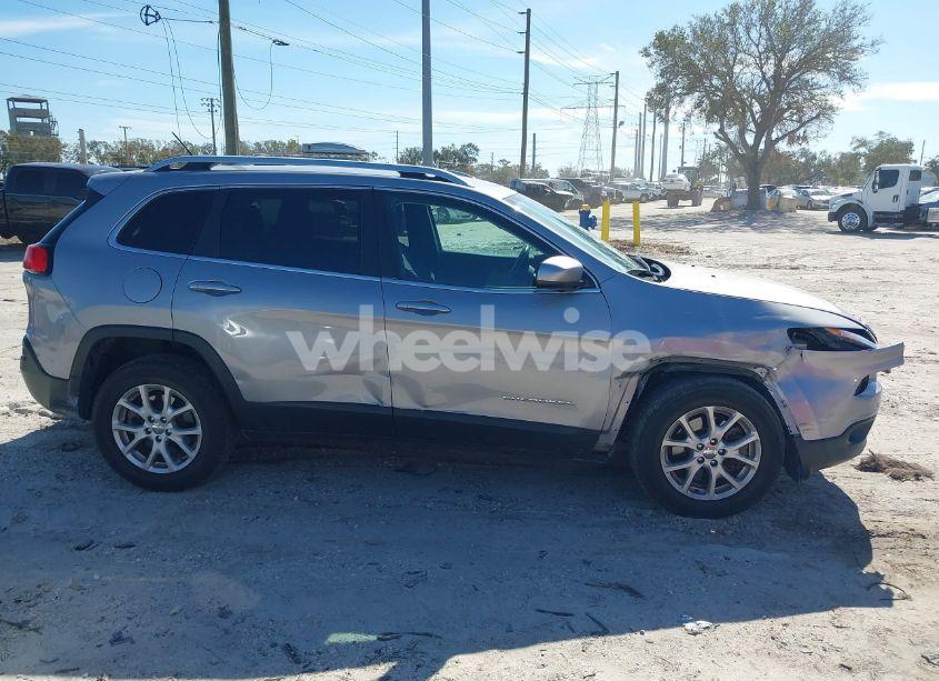 Photo 13 of 2015 Jeep Cherokee LATITUDE (VIN 1C4PJMCS4FW514293)