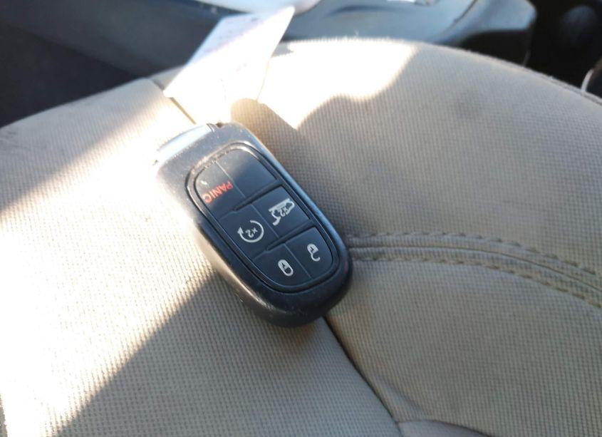 Photo 11 of 2015 Jeep Cherokee LATITUDE (VIN 1C4PJMCS4FW528498)