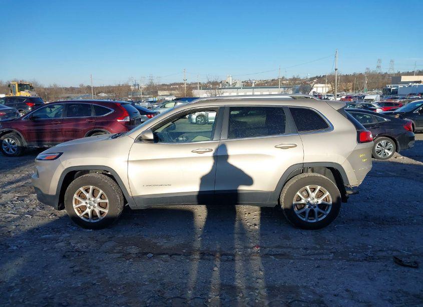 Photo 14 of 2015 Jeep Cherokee LATITUDE (VIN 1C4PJMCS4FW528498)