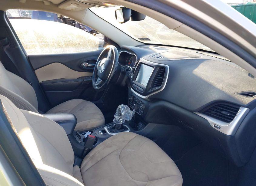 Photo 5 of 2015 Jeep Cherokee LATITUDE (VIN 1C4PJMCS4FW528498)