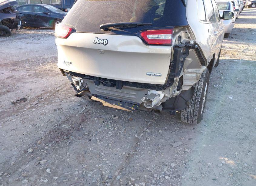 Photo 6 of 2015 Jeep Cherokee LATITUDE (VIN 1C4PJMCS4FW528498)