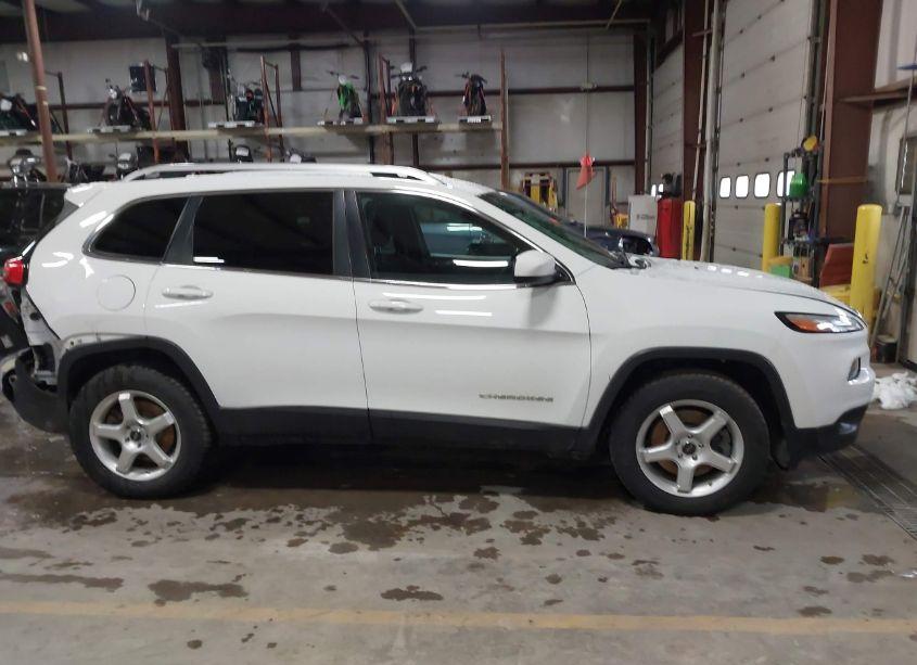 Photo 13 of 2015 Jeep Cherokee LATITUDE (VIN 1C4PJMCS4FW538951)