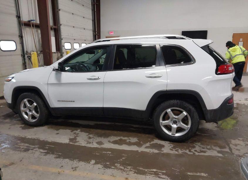 Photo 14 of 2015 Jeep Cherokee LATITUDE (VIN 1C4PJMCS4FW538951)