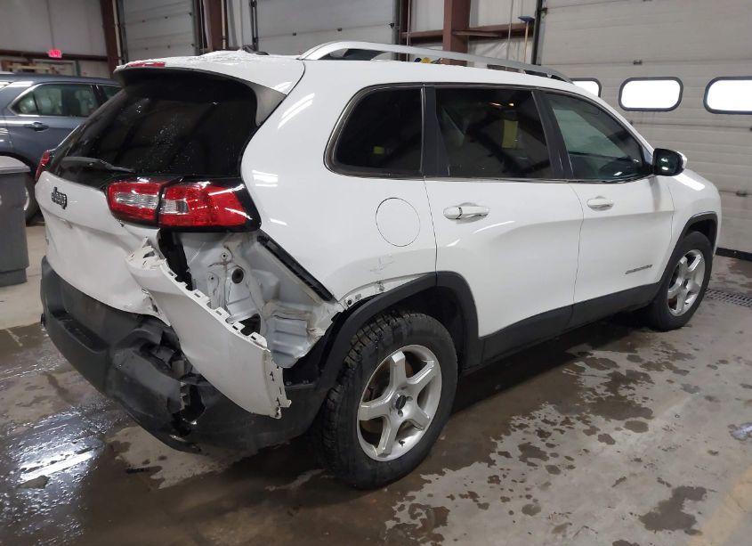 Photo 4 of 2015 Jeep Cherokee LATITUDE (VIN 1C4PJMCS4FW538951)
