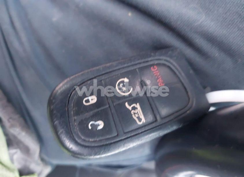 Photo 11 of 2015 Jeep Cherokee LATITUDE (VIN 1C4PJMCS4FW552042)