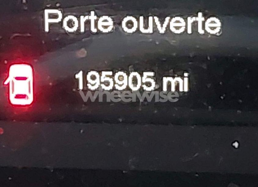 Photo 15 of 2015 Jeep Cherokee LATITUDE (VIN 1C4PJMCS4FW552042)