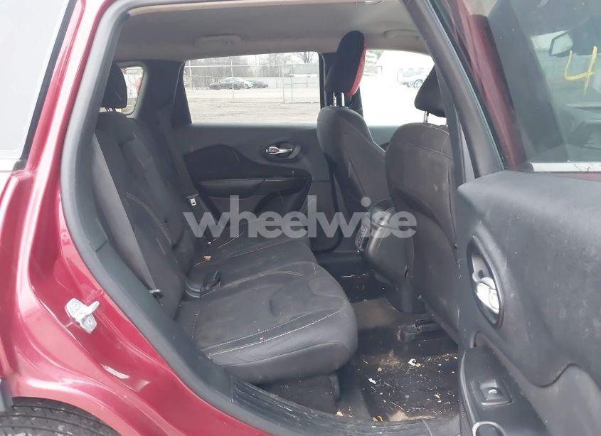 Photo 8 of 2015 Jeep Cherokee LATITUDE (VIN 1C4PJMCS4FW552042)