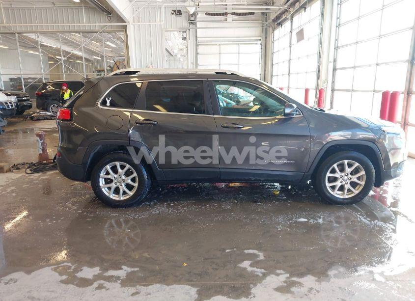 Photo 13 of 2015 Jeep Cherokee LATITUDE (VIN 1C4PJMCS4FW583355)