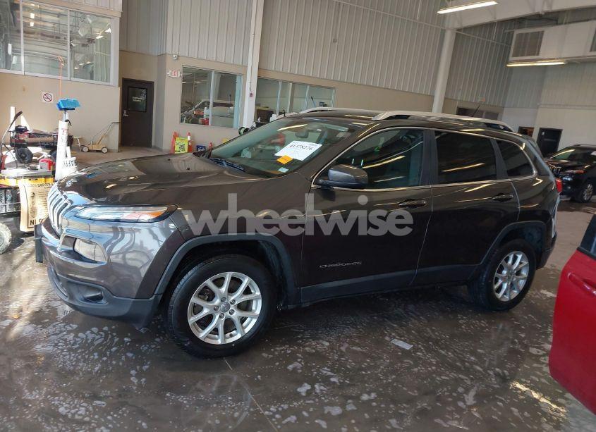 Photo 14 of 2015 Jeep Cherokee LATITUDE (VIN 1C4PJMCS4FW583355)