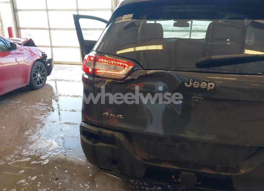 Photo 19 of 2015 Jeep Cherokee LATITUDE (VIN 1C4PJMCS4FW583355)