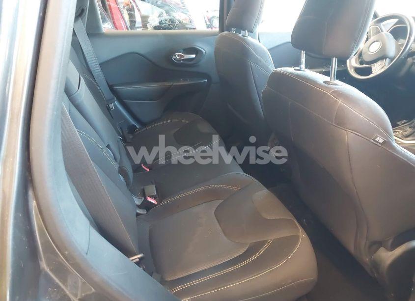 Photo 8 of 2015 Jeep Cherokee LATITUDE (VIN 1C4PJMCS4FW583355)