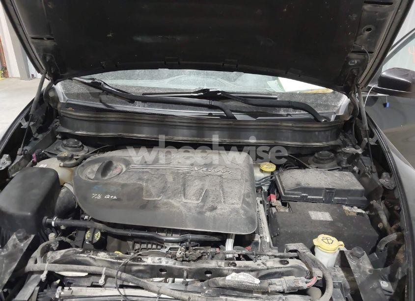 Photo 10 of 2015 Jeep Cherokee LATITUDE (VIN 1C4PJMCS4FW619691)