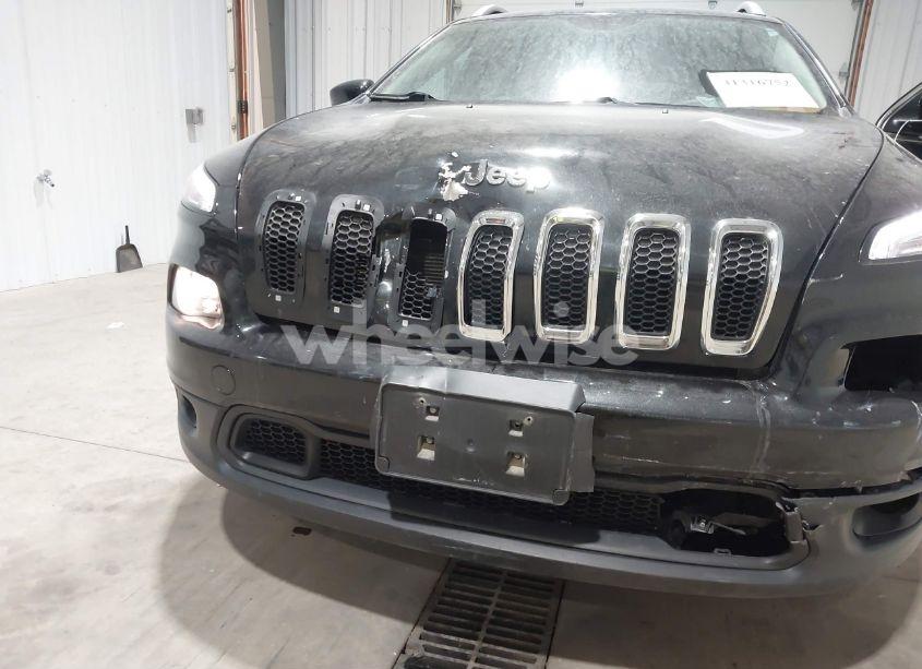 Photo 6 of 2015 Jeep Cherokee LATITUDE (VIN 1C4PJMCS4FW619691)