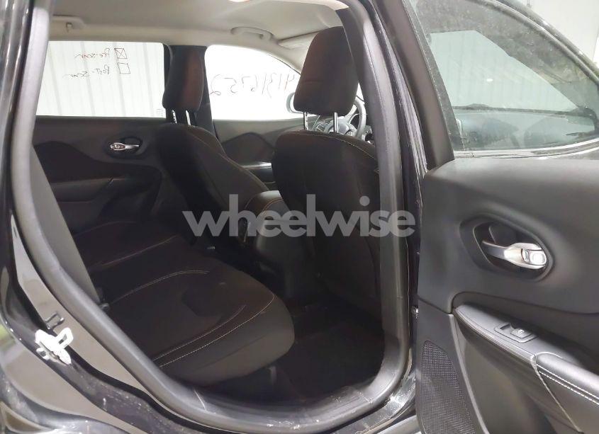 Photo 8 of 2015 Jeep Cherokee LATITUDE (VIN 1C4PJMCS4FW619691)