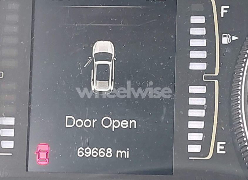Photo 15 of 2015 Jeep Cherokee LATITUDE (VIN 1C4PJMCS4FW756873)