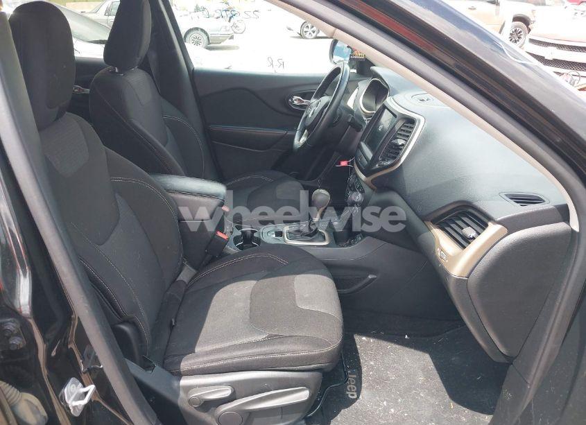 Photo 5 of 2015 Jeep Cherokee LATITUDE (VIN 1C4PJMCS4FW756873)