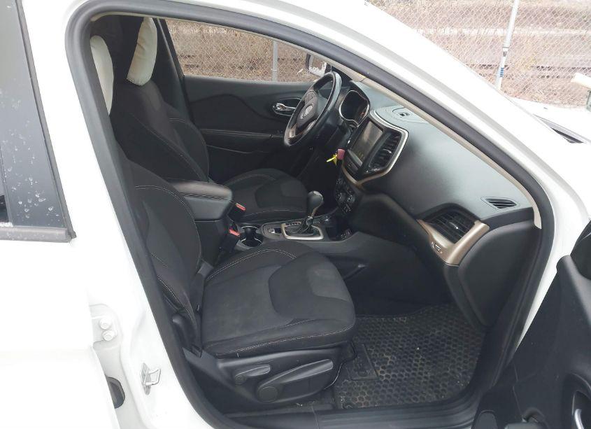 Photo 5 of 2015 Jeep Cherokee LATITUDE ALTITUDE (VIN 1C4PJMCS4FW776086)