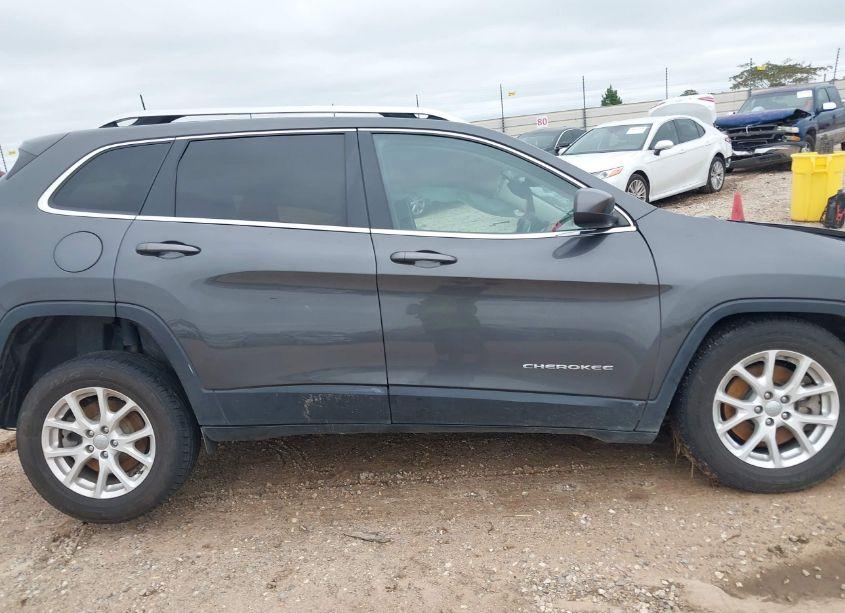 Photo 13 of 2016 Jeep Cherokee LATITUDE (VIN 1C4PJMCS4GW130743)