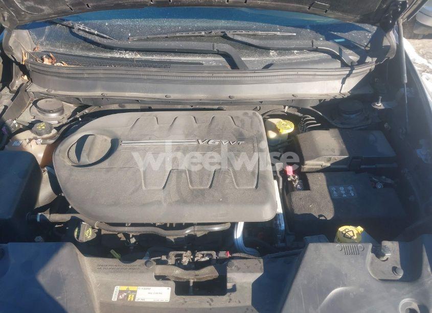 Photo 10 of 2016 Jeep Cherokee LATITUDE (VIN 1C4PJMCS4GW182826)