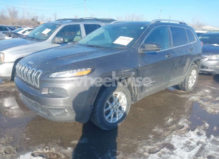Photo 2 of 2016 Jeep Cherokee LATITUDE (VIN 1C4PJMCS4GW182826)