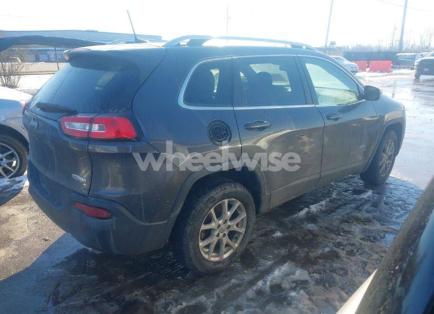 Photo 4 of 2016 Jeep Cherokee LATITUDE (VIN 1C4PJMCS4GW182826)