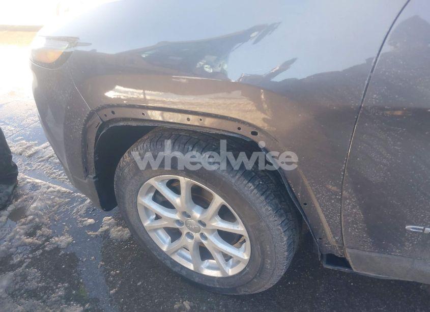 Photo 6 of 2016 Jeep Cherokee LATITUDE (VIN 1C4PJMCS4GW182826)