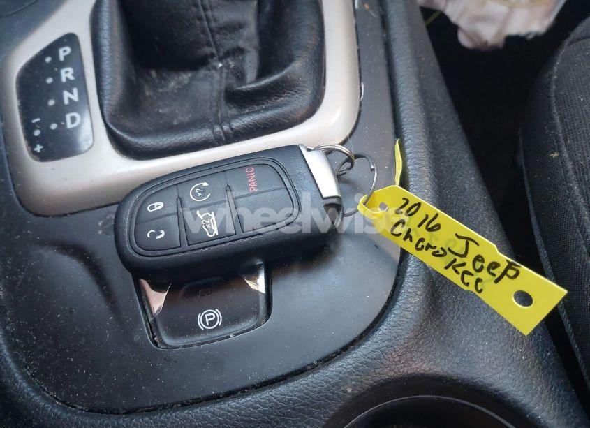 Photo 11 of 2016 Jeep Cherokee 75TH ANNIVERSARY (VIN 1C4PJMCS4GW279721)