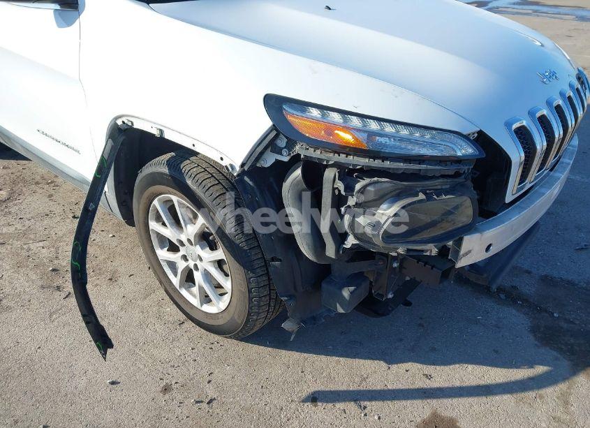 Photo 18 of 2016 Jeep Cherokee LATITUDE (VIN 1C4PJMCS4GW334328)