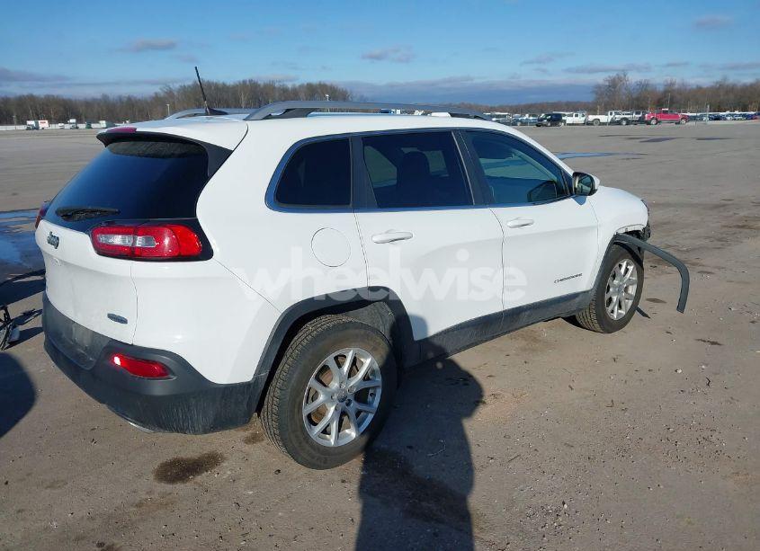 Photo 4 of 2016 Jeep Cherokee LATITUDE (VIN 1C4PJMCS4GW334328)