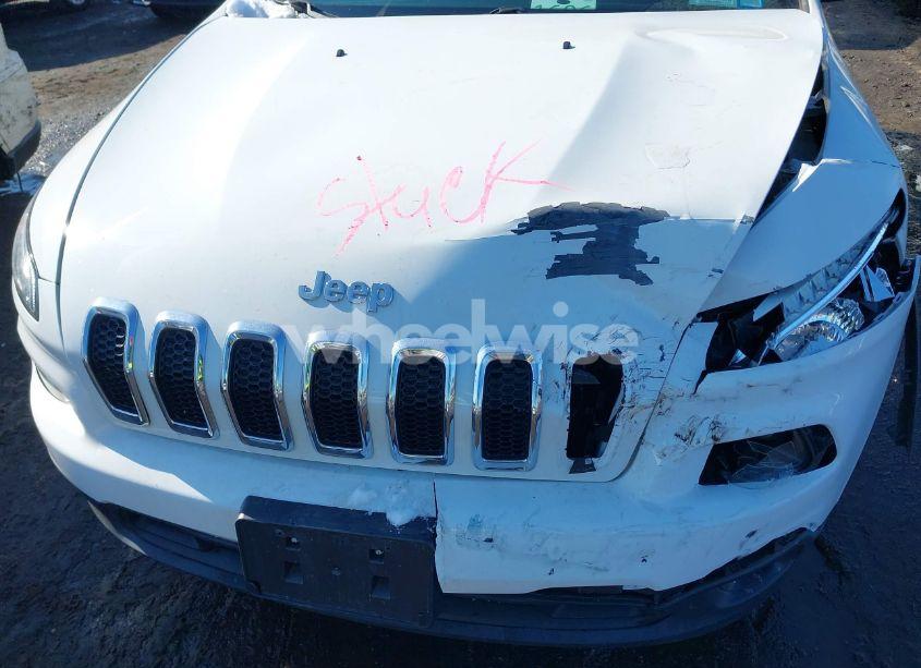 Photo 10 of 2017 Jeep Cherokee LATITUDE 4X4 (VIN 1C4PJMCS4HW618382)