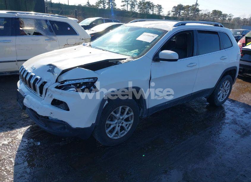 Photo 2 of 2017 Jeep Cherokee LATITUDE 4X4 (VIN 1C4PJMCS4HW618382)