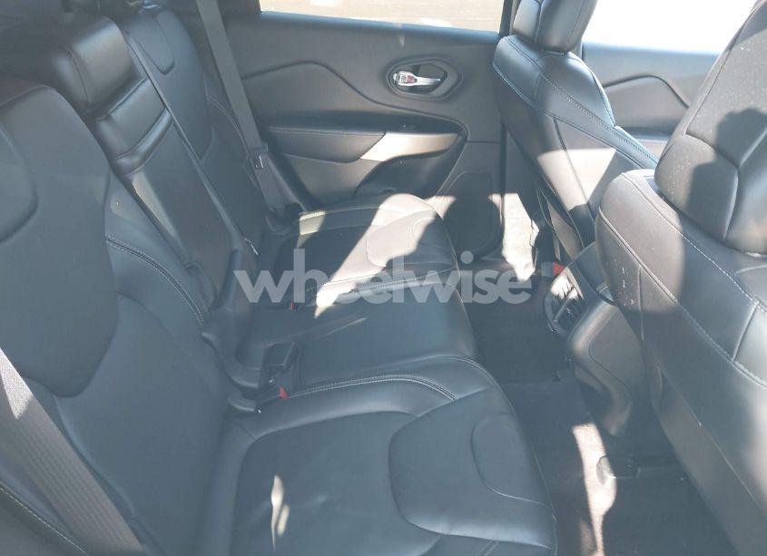 Photo 8 of 2017 Jeep Cherokee LATITUDE 4X4 (VIN 1C4PJMCS4HW618382)