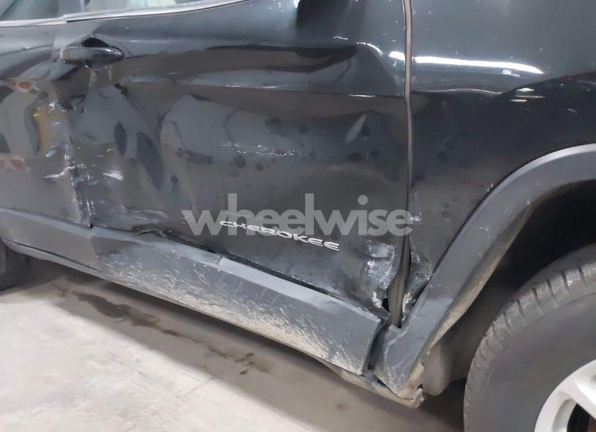 Photo 6 of 2014 Jeep Cherokee LATITUDE (VIN 1C4PJMCS5EW249852)