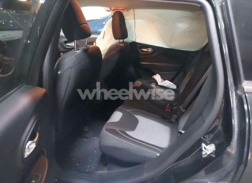 Photo 8 of 2014 Jeep Cherokee LATITUDE (VIN 1C4PJMCS5EW249852)