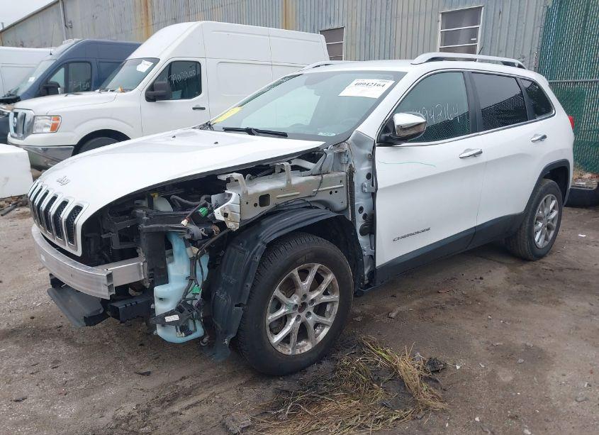 Photo 2 of 2014 Jeep Cherokee LATITUDE (VIN 1C4PJMCS5EW272810)