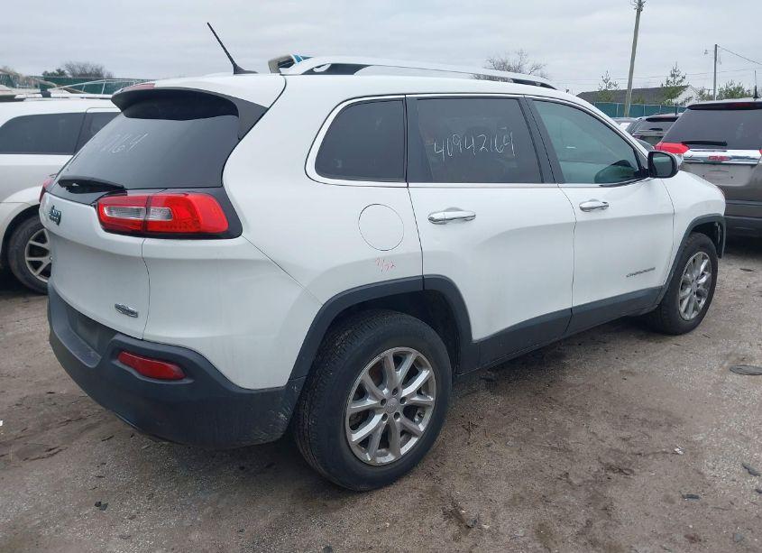 Photo 4 of 2014 Jeep Cherokee LATITUDE (VIN 1C4PJMCS5EW272810)