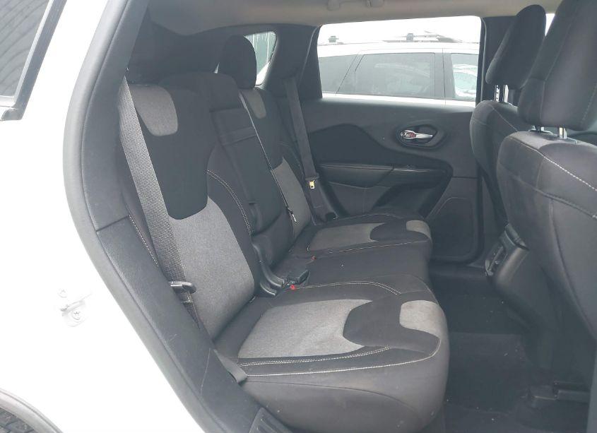 Photo 8 of 2014 Jeep Cherokee LATITUDE (VIN 1C4PJMCS5EW272810)