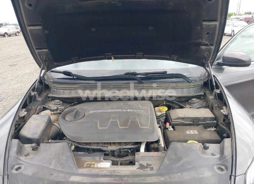 Photo 10 of 2014 Jeep Cherokee LATITUDE (VIN 1C4PJMCS5EW301979)