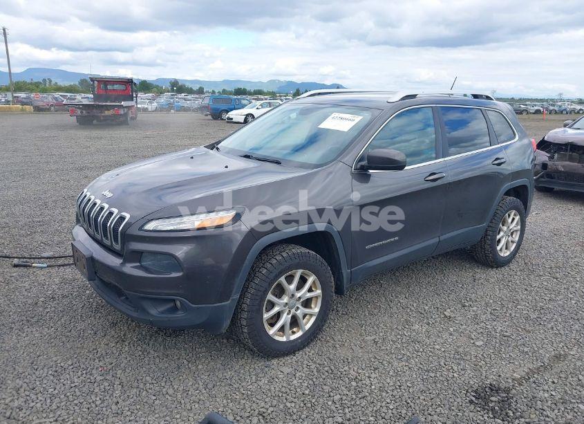 Photo 2 of 2014 Jeep Cherokee LATITUDE (VIN 1C4PJMCS5EW301979)