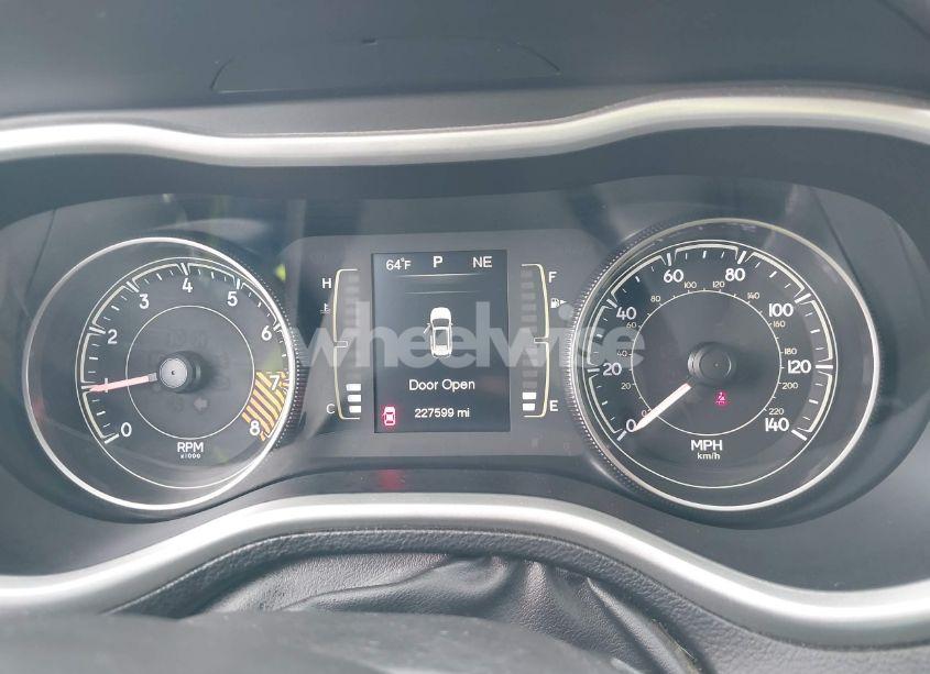 Photo 7 of 2014 Jeep Cherokee LATITUDE (VIN 1C4PJMCS5EW301979)