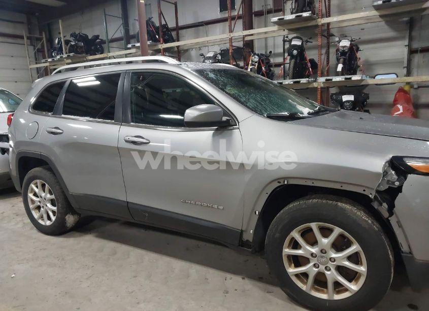 Photo 12 of 2015 Jeep Cherokee LATITUDE (VIN 1C4PJMCS5FW546508)