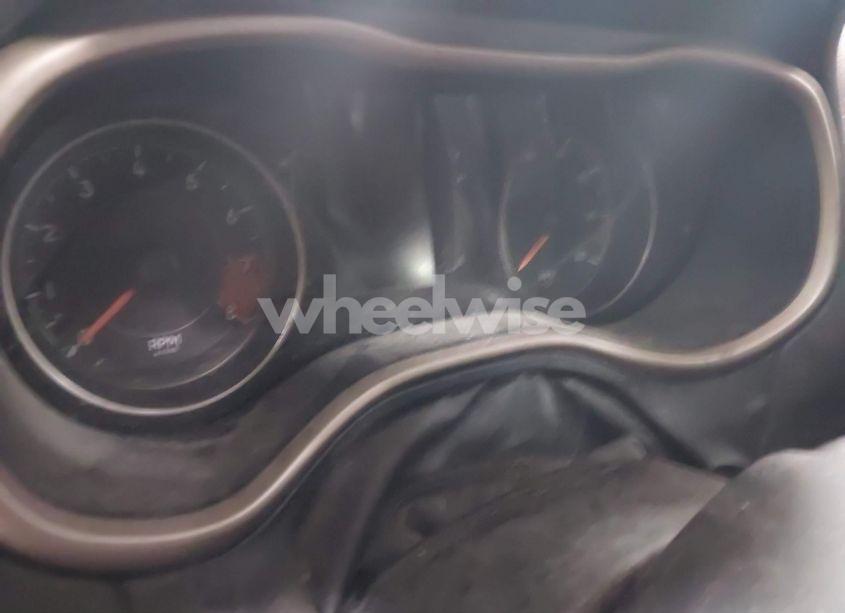 Photo 14 of 2015 Jeep Cherokee LATITUDE (VIN 1C4PJMCS5FW546508)