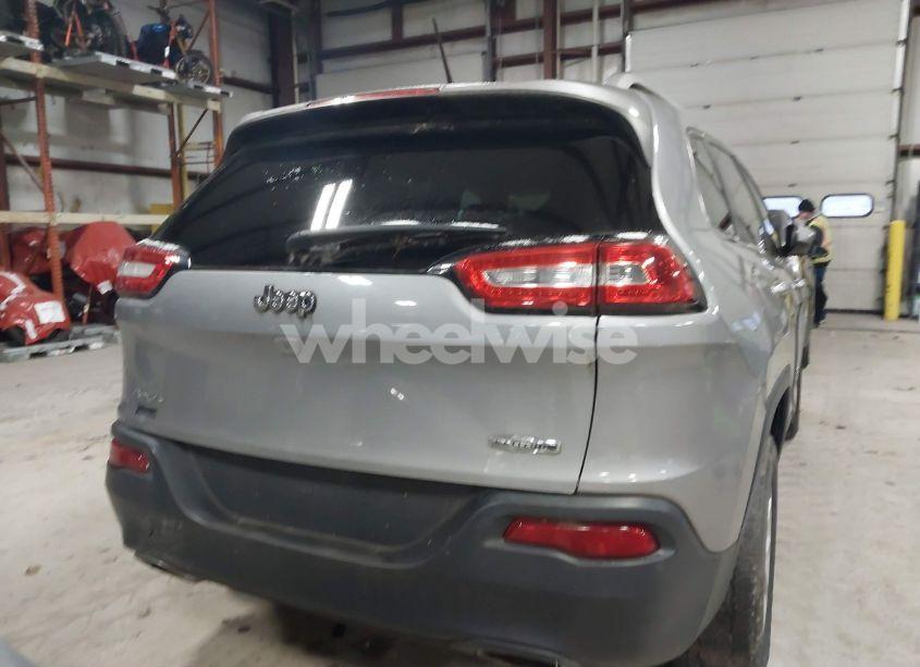 Photo 15 of 2015 Jeep Cherokee LATITUDE (VIN 1C4PJMCS5FW546508)
