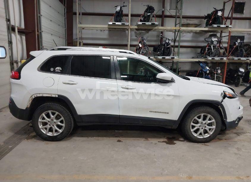 Photo 13 of 2015 Jeep Cherokee LATITUDE (VIN 1C4PJMCS5FW558660)