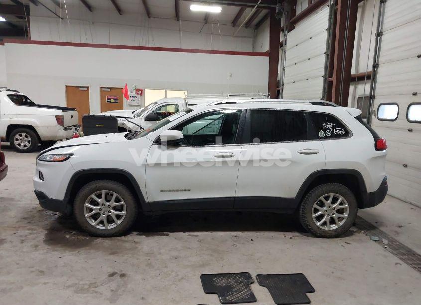 Photo 14 of 2015 Jeep Cherokee LATITUDE (VIN 1C4PJMCS5FW558660)